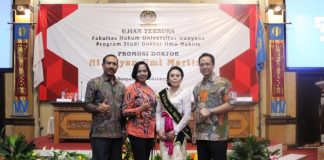 Gelar Doktor Dicapai Ni Wayan Umi Martina Dari Fakultas Hukum Udayana