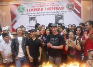 Bimbim Slank Dan Al Ghazali Hebohkan Universitas Dwijendra