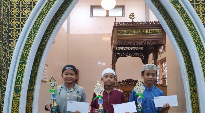 Remaja Masjid Raudatul Jannah gelar Cerdas Cermat