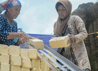 Bagian Dari Spiritual, Performance Jek Nebenne Mencoba Angkat Karakter Ketiga Tokohnya