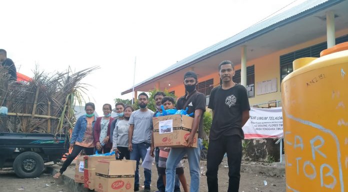 Ikatan Keluarga Ile Boleng Bali Bantu Korban Banjir Bandang Adonara
