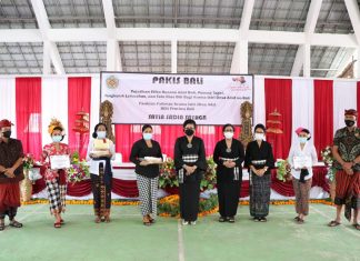 Lestarikan Khasanah Etika Busana Wanita Bali, Ny Putri Koster Gelar Pelatihan Pusung Tagel