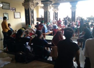 Warga Desa Adat Peninjoan Respon Positif Vaksinasi Massal Berbasis Banjar