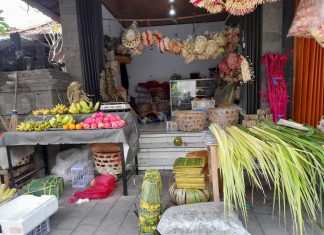 Sopir Taxi Banting Setir Jualan Perlengkapan Upacara