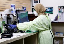 Dedikasi Luar Biasa Tenaga Kesehatan Perempuan Selama Pandemi Covid-19