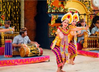 Semangat Komunitas Perempuan Pelestari Budaya dalam Menjaga Budaya Indonesia