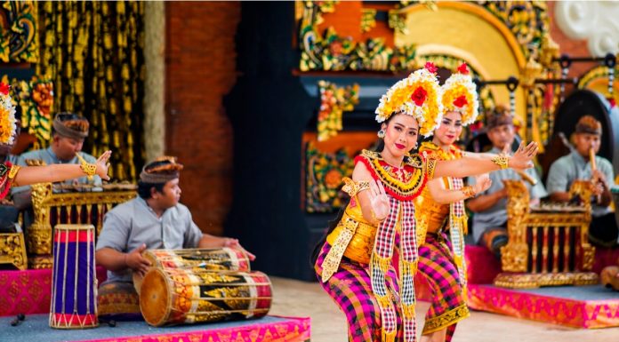 Semangat Komunitas Perempuan Pelestari Budaya dalam Menjaga Budaya Indonesia