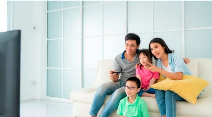 Jaga Anak dari Program Televisi Tak Mendidik dan Paparan Virus Covid-19