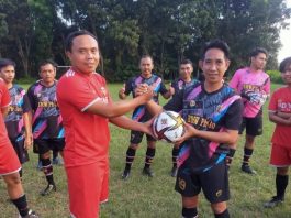 Terus Sosialisasikan Tagar Kita Saudara, Yas FC Sambangi Homebase PSB Babahan