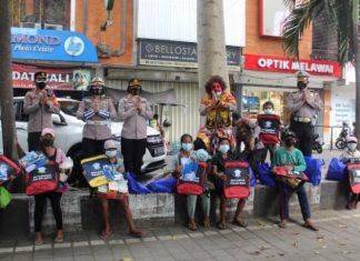 Peringati HUT Ke-73 Polwan, Kapolda Bali bagi Sembako dan Sarana Sekolah