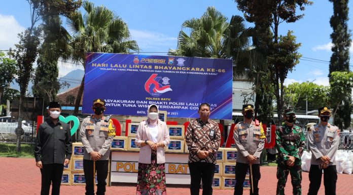 Rayakan HUT Lantas ke-66 Polres Batu Gelar Vaksinasi Tunawisma