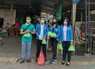 BEM Fakultas Hukum Universitas Dwijendra Denpasar berikan sembako ke Pengunjung Pasar