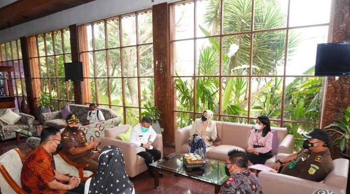 Wali Kota Batu Sidak Kesiapan Restoran dan Hotel dalam Program Tapping Box