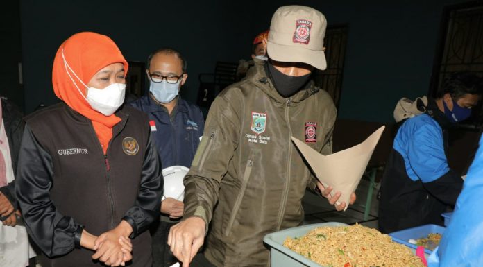 Gubernur Khofifah Pantau Langsung Lokasi Banjir di Kota Batu