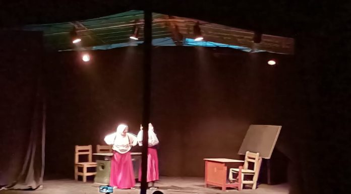 Peringati HUT ke-20, Teater Gedhek Umsida Pentaskan Seni