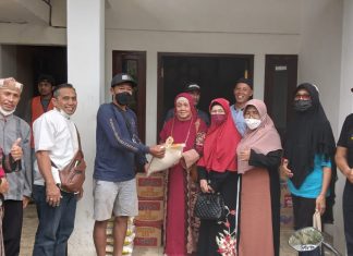 Peduli Warga Korban Banjir, Pensiunan RRI Malang sebar Bantuan