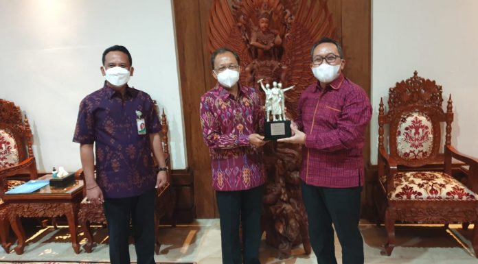 Capai 380 Ribu Merchant Pengguna QRIS, Pemerintah Provinsi Bali Raih Bank Indonesia Award 2021