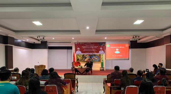Perkuat Literasi Budaya, Fakultas Hukum Dwijendra University hadirkan Penglingsir Puri Agung Jro Kuta