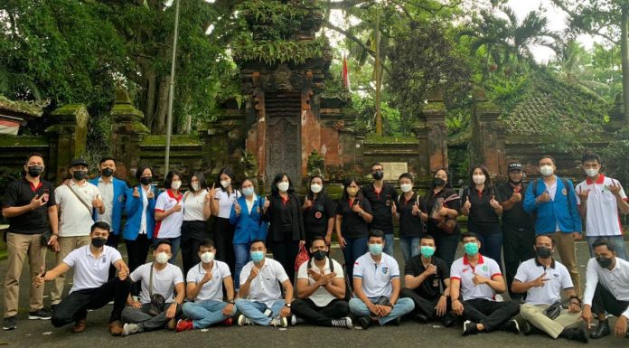Upaya Tingkatkan Rasa Persaudaraan di Lingkungan Fakultas Hukum Dwijendra University melalui Pengabdian Kepada Masyarakat