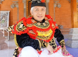Lanang Perbawa: Topeng Wali merupakan bagian Upacara Dewa Yadnya