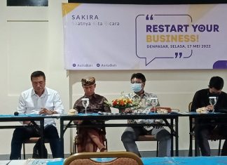 I Made Suasmarajaya, Pemimpin Cabang PT Pegadaian Renon Bali dalam Acara Virtual Tourism Dialog SAKIRA: Ajak Masyarakat Investasi Emas yang tahan Inflasi dan mudah dicairkan