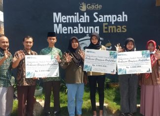 Peduli Pendidikan, Pegadaian Beri Beasiswa Anak-anak Pengurus Bank Sampah Binaan