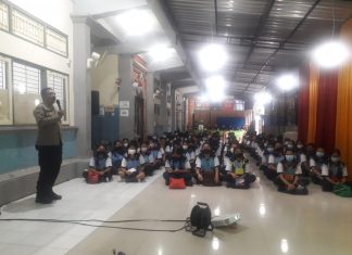 Cegah Kenakalan Remaja, Unit Binmas Polsek Gianyar Binluh ke Sekolah