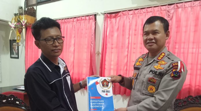 Kabid Humas Polda Bali Sambangi PWI Bali guna Tingkatkan Kerja Sama