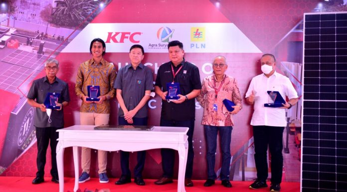 Resmikan PLTS dan SPKLU Wujud Sinergitas PT Fast Food Indonesia, Tbk. dan PT Agra Surya Energy