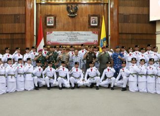 Gubernur Koster Kukuhkan Paskibraka Provinsi Bali Tahun 2022