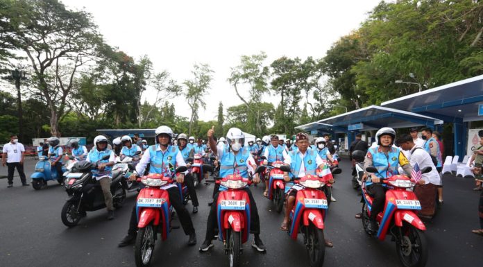 Kolaborasi Sambut Era EV, Kementerian ESDM dan PLN Gelar Parade Motor Listrik di Bali