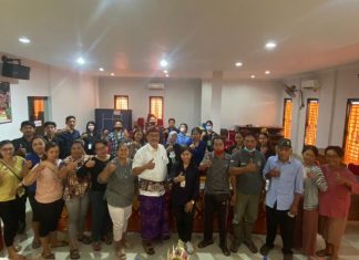Pengabdian Masyarakat melalui Edukasi dan Pelatihan Daur Ulang Sampah Organik menjadi Eco Enzym di Desa Penarukan