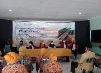 Gandeng Fakultas Bahasa dan Seni Unesa, PWRI ajak Rekan Sejawatnya Berlatih Karawitan