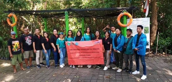 Lindungi Kelangsungan Hutan Mangrove, FH Undwi Denpasar dan FH Swadaya Gunung Jati Cirebon Kolaborasi Laksanakan PKM