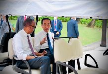 Diplomasi Jokowi dan Presiden Rwanda di Mobil Golf