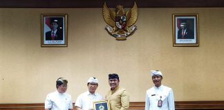 PLN Terima Penghargaan dari Pemkab Badung