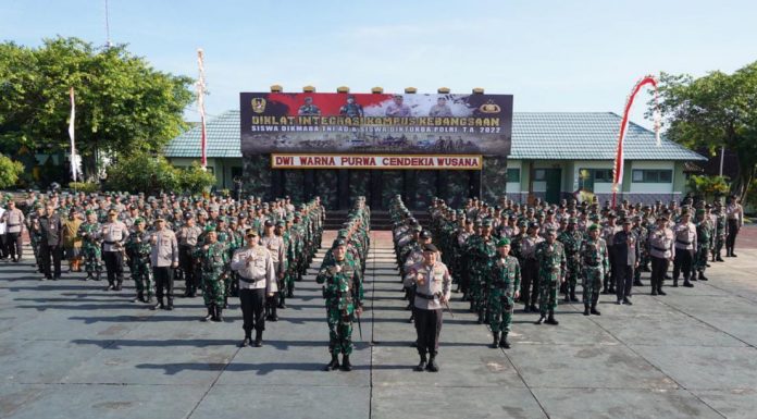 Kapolda Bali Pimpin Upacara Pembukaan Kolaborasi Terintegrasi Dikmaba TNI AD dengan Diktukba Polri