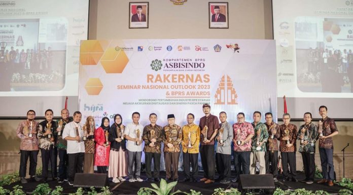 BPRS Fajar Raih Penghargaan Inovasi Tekhnologi Informasi Terbaik
