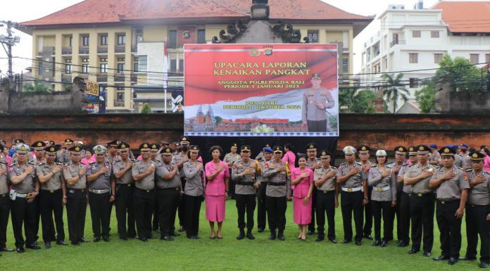 Kapolda Bali Pimpin Upacara Kenaikan Pangkat Anggota Polri dan PNS Polri