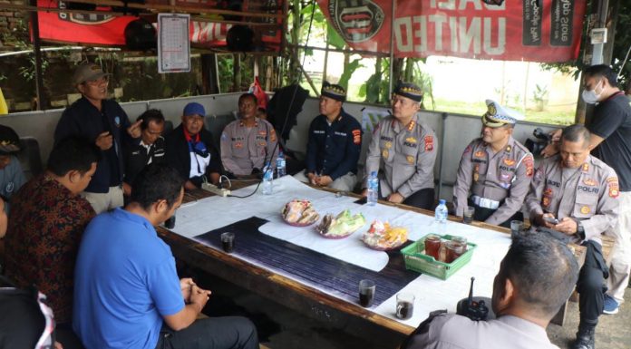 Jumat Curhat: Polda Bali Dengarkan Aspirasi Sopir Bus
