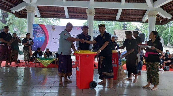 Tekankan Tri Kaya Parisudha dalam Aksi Sosial Fakultas Hukum Universitas Mahasaraswati Denpasar
