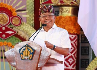 Ribuan Masyarakat bersama Bupati Jembrana Minta Gubernur Koster Melanjutkan Kepemimpinan Membangun Bali
