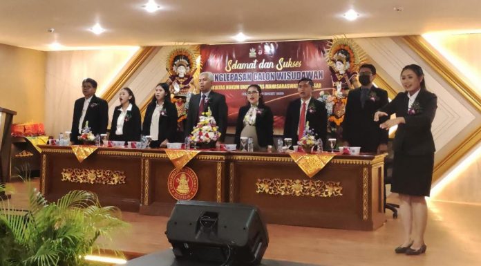 Gelar Yudisium, Fakultas Hukum Unmas Denpasar Luluskan 96 Sarjana Hukum dan 11 Magister Hukum