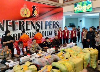 Polda Bali Ungkap Jual-Beli Pakaian Bekas Impor Ilegal