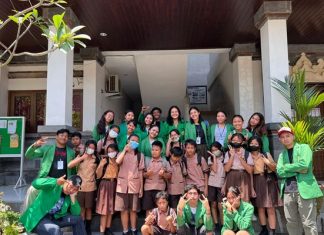 Tingkatkan Kemampuan Berbahasa Inggris, Unmas Denpasar Mengadakan PKM di SD 2 Jagapati