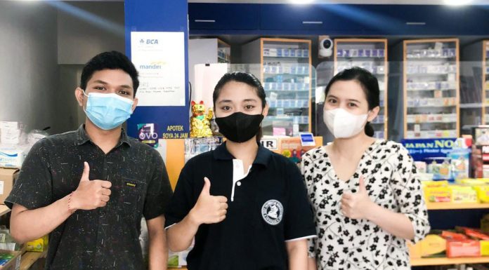 Penuhi Tugas KKN Tematik, Ni Putu Evi Wulandari Mahasiswa Fakultas Hukum Unmas Denpasar beri Konseling terhadap Pelaku UMKM