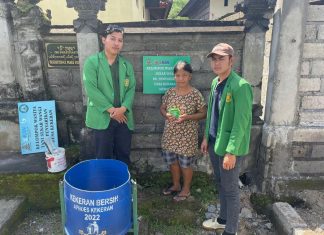 Tingkatkan Pemasaran melalui Digital Market, Dua Mahasiswa Unmas Denpasar beri Edukasi pelaku UMKM Budidaya Jamur