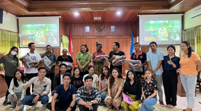 Manfaatkan Pekarangan untuk Pertanian, Tim PKM beri Edukasi membuat Pupuk Kompos