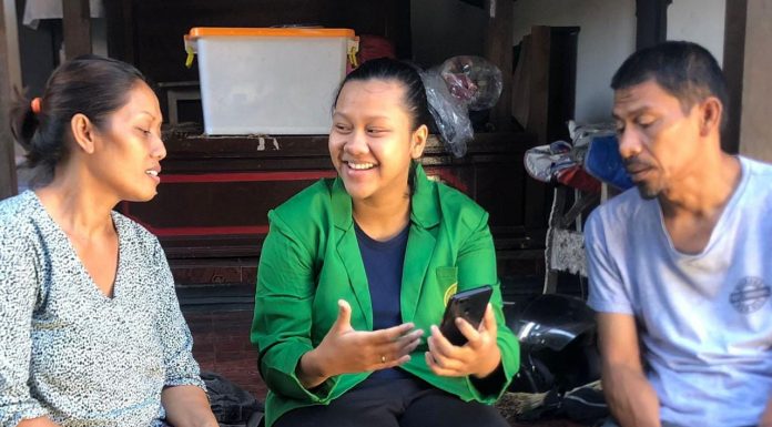 Konsen Pengoptimalan Media Sosial guna Memasarkan Produk Janur Penjor di Desa Kapal dalam program KKN Alternatif FH Unmas Denpasar