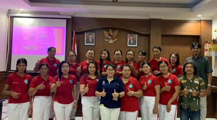 Sosialisasi Pembuatan Eco Enzyme Berbasis Sampah Rumah Tangga dalam Pemenuhan Tugas PKM Unmas Denpasar
